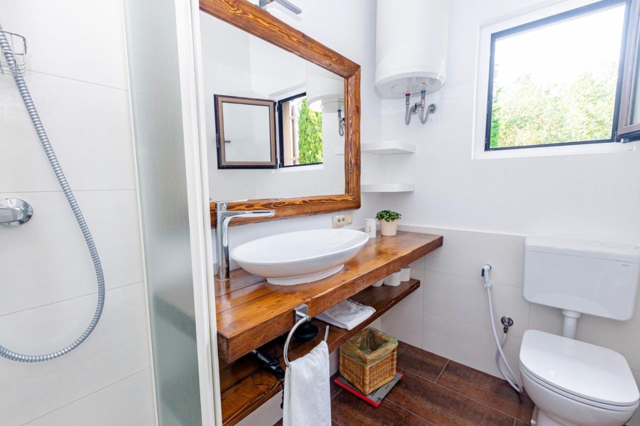 Residence Pecek Novigrad Istria Esterno foto