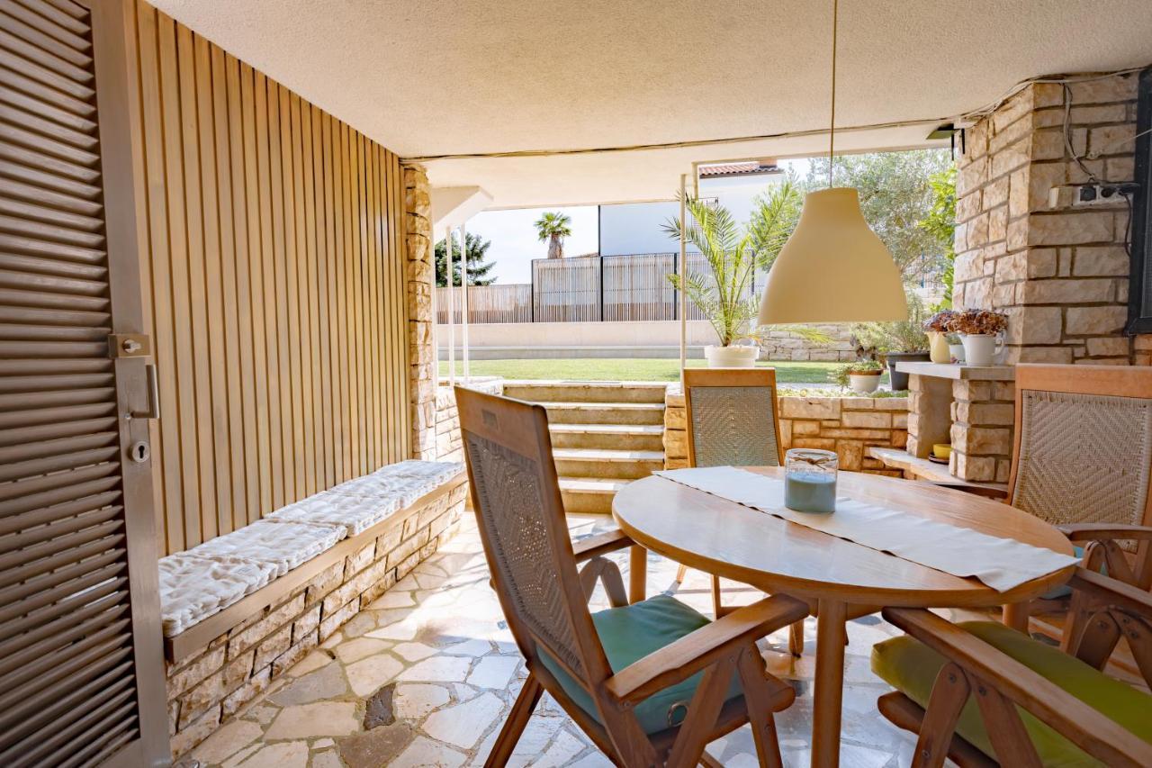 Residence Pecek Novigrad Istria Esterno foto